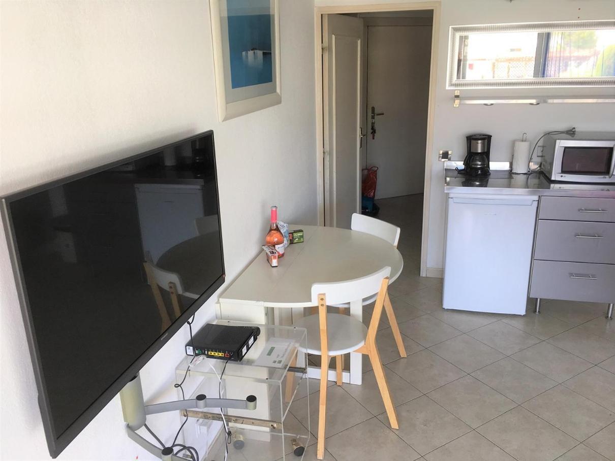 Agreable Appartement 4 Personnes A Villeneuve-Loubet Plage, Piscine, Mer, Commerces A Proximite エクステリア 写真
