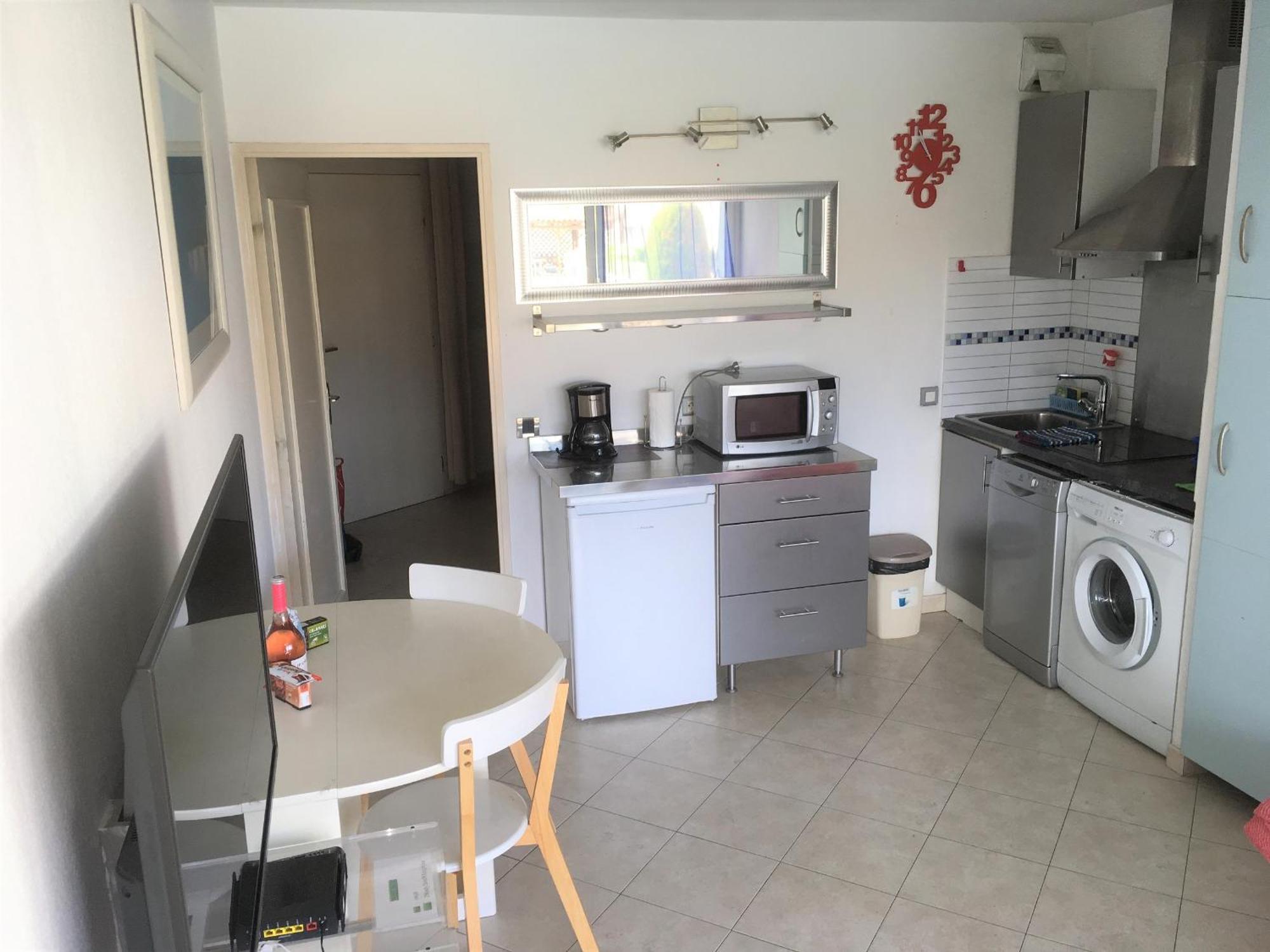 Agreable Appartement 4 Personnes A Villeneuve-Loubet Plage, Piscine, Mer, Commerces A Proximite エクステリア 写真