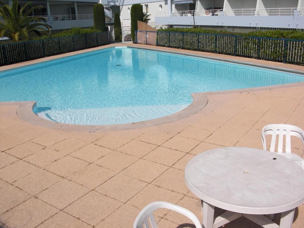 Agreable Appartement 4 Personnes A Villeneuve-Loubet Plage, Piscine, Mer, Commerces A Proximite エクステリア 写真